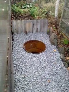 Baril pentru o toaletă la gaura cabana (plastic) de la butoiul cu mâinile (dacha) Baril pentru o toaletă la cabana (plastic), gaura din butoi cu mâinile