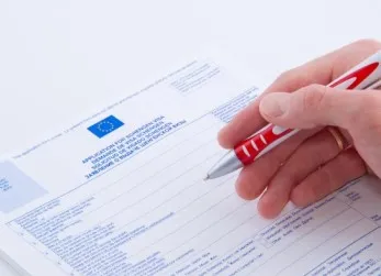 chestionarul formular pentru viza Schengen în 2017. Cererile de eșantionare și un exemplu de umplere