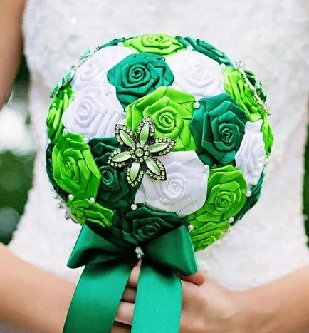 buchet de mireasa cu mâinile lor din satin de panglici și instrucțiuni foto