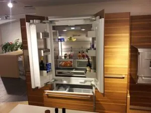 Frigiderul adâncită diferă de obicei