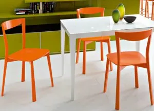 Scaune de decorare cu mâinile lor (foto)