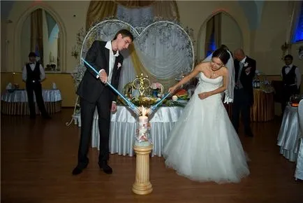 Gura sobei la nunta cu mâinile lor, cum să facă acest lucru, ceremonia de transmitere, felicitări