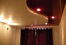 Plafoane întinse pe două nivele de editare foto, instrucțiuni video, suprapuse cu iluminare din spate, 2