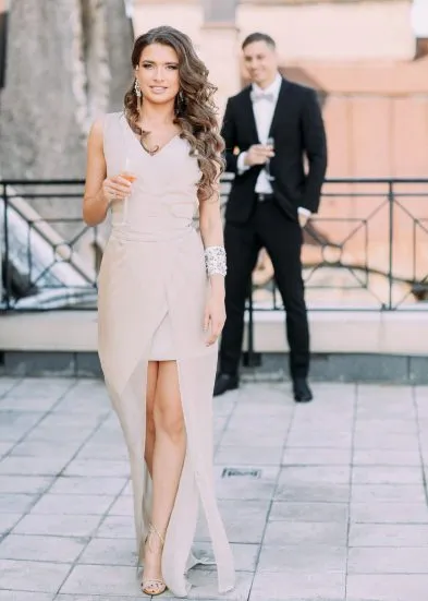 Două dintre rochii de mireasa înțelegem de ce (DRESS) Două dintre rochii de mireasa sunt investigate de ce