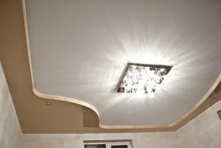 Două niveluri video de tavane intinse