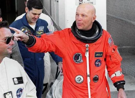 Aceste lucruri ciudate sa întâmplat de fapt cu astronauti in spatiu (8 fotografii) (spațiu) Aceste lucruri ciudate sa întâmplat de fapt cu astronauti in spatiu (8 poze)