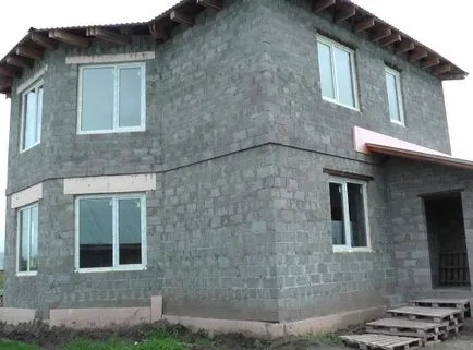 Casa de blocuri de beton agregate ușoare - construcție, argumentele pro și contra, și calculul costurilor