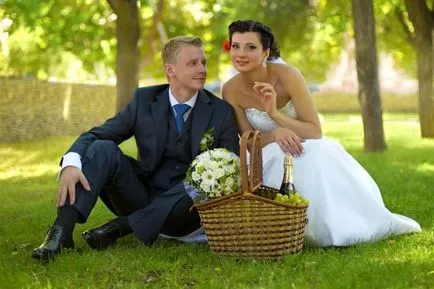 Gata script-ul pentru a doua zi a nuntii, fără o tamada și cu ei (gata) Gata script-ul pentru a doua zi a nuntii, fără o tamada și cu el