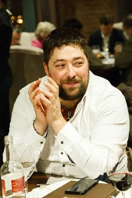 Ilia Sherstobitov face exact ceea ce crezi, și cum crezi în ea (promovarea festivalului) Ilia Sherstobitov face exact ceea ce crezi, si cum tu crezi