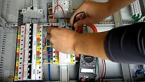 Măsurarea rezistenței de izolație și de a utiliza megohmetru de contorizare, operarea și verificarea (utilizarea) Măsurarea măsurarea rezistenței de izolație, precum și modul de utilizare a Megger, principiul de lucru și de testare,