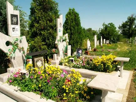 Ce fel de flori pentru a planta într-un cimitir, astfel încât acestea floare, flori perene cu fotografii și nume
