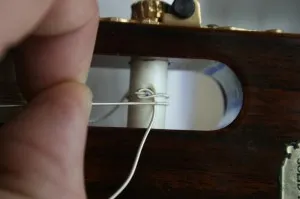 Cum de a trage sforile pe o chitară, guitarprofy