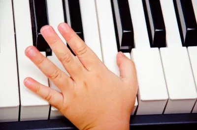 Cum să învețe să joace programul de tastatură de învățare pentru a juca tastatura