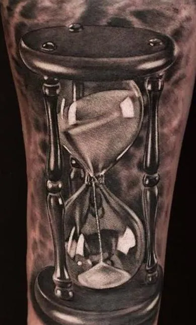 Ce diferenta tatuaj de ceas pentru cei care apreciază timpul