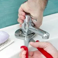 Cum se schimbă un robinet în dezmembrarea bucătărie și instalarea de noi