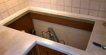 Cum se schimbă un robinet în dezmembrarea bucătărie și instalarea de noi
