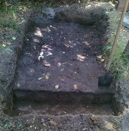 Cum să utilizați o lopată și să sape o gaură drept