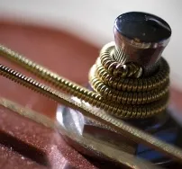 Cum de a verifica sau schimba siruri de caractere pe o chitară (alimentare) Cum de a verifica sau schimba siruri de caractere pe o chitară
