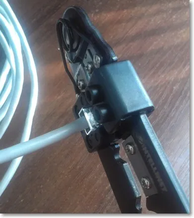 Cum să Sertizați cablu de rețea RJ-45, sfaturi de calculator