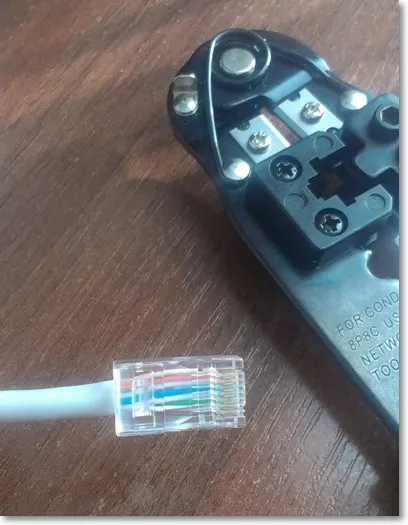Cum să Sertizați cablu de rețea RJ-45, sfaturi de calculator