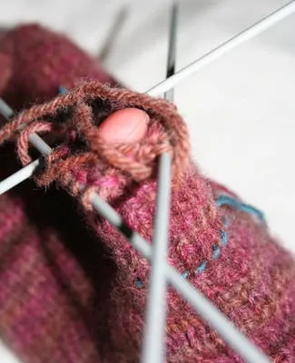Cum să tricot cu un deget degetul mare pană (cu un deget) Cum să tricot cu un deget degetul mare pană