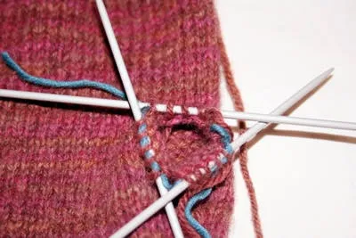 Cum să tricot cu un deget degetul mare pană (cu un deget) Cum să tricot cu un deget degetul mare pană