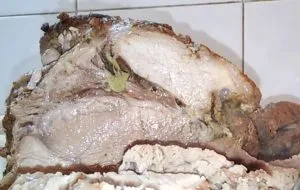 Cum se coace carnea de porc la cuptor in folie, astfel încât acesta a fost la școală