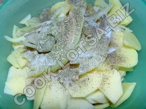 Carp cu cartofi la cuptor - delicios fotografii acasă pas reteta (cuptor) Carp cu cartofi la cuptor - delicios acasă-pas fotografii reteta
