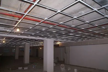 plafon casetat și o prezentare generală a tipurilor de instrucțiuni de instalare sistem cu mâinile lor
