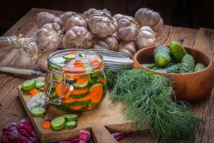 salata de castraveti Conserve iarna 9 cum să se pregătească salate rețete de castravete (castravete) salata de castraveti Conserve pentru rețete de iarnă 9 cum să se pregătească salata de castraveti