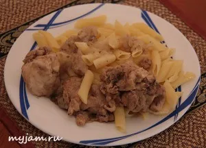 Pui în suc propriu sau cum să tocană de pui (propriu) Pui în suc propriu, sau cum se stinge în mod corespunzător un pui