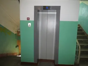 Plata pentru liftul într-o clădire de apartamente în conformitate cu (clădirea lift apartament) drept Plata pentru liftul într-o clădire de apartamente pe legea