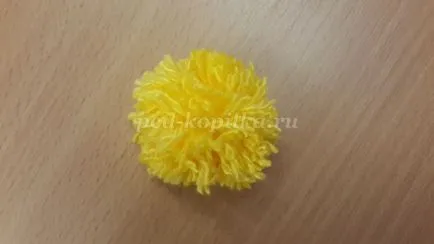 pui de Paște cu propriile sale mâini