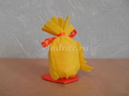 Cadouri de Paste pentru copii de pui cu mâinile lor