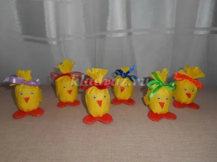 Cadouri de Paste pentru copii de pui cu mâinile lor