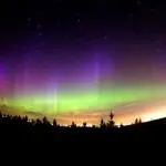 De ce există aurora boreala