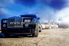 Inchiriere Rolls-Royce Phantom, închirieri Rolls Royce cu șofer la Moscova pentru o nunta