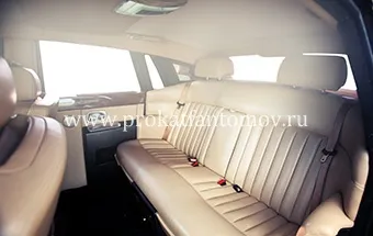 Inchiriere Rolls-Royce Phantom, închirieri Rolls Royce cu șofer la Moscova pentru o nunta