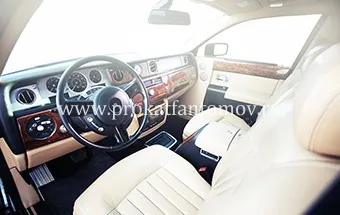 Inchiriere Rolls-Royce Phantom, închirieri Rolls Royce cu șofer la Moscova pentru o nunta