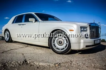 Inchiriere Rolls-Royce Phantom, închirieri Rolls Royce cu șofer la Moscova pentru o nunta