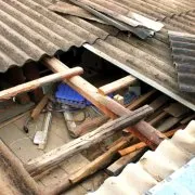 Reparatii ardezie - decât cârpi găurile și fisurile