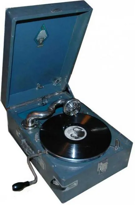 Povestea „ca un cocoș gramofon salvat de la moarte“ - o schiță frumoasă a vieții satului (gramofon) Povestea „ca un cocoș gramofon salvat de la moarte“ - o schiță frumoasă a vieții satului