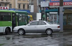 Fine pentru o oprire la o stație de autobuz în 2017 pentru parcare și parcare (fin) Fine pentru o oprire la o stație de autobuz în 2017 pentru parcare și parcare
