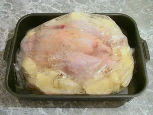 Cum se prăjesc un pui întreg în cuptor (de pui) Cum se prăjesc un pui întreg în cuptor