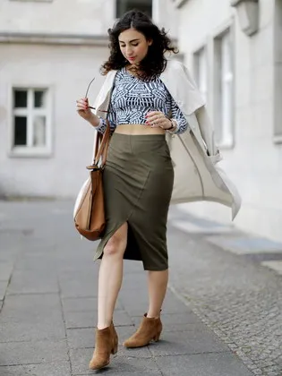 Combinatia de culori cu haine verzi și o fotografie de combinatii de verde si kaki