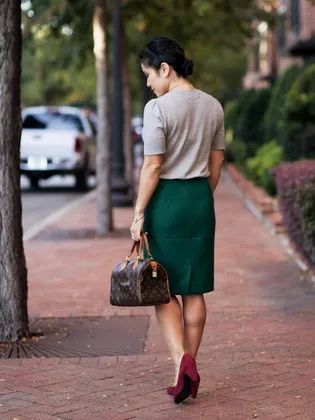 Combinatia de culori cu haine verzi și o fotografie de combinatii de verde si kaki