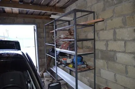 Rafturi în garaj cu mâinile cum să facă un profil, colț, copac - materiale de desen și fotografie