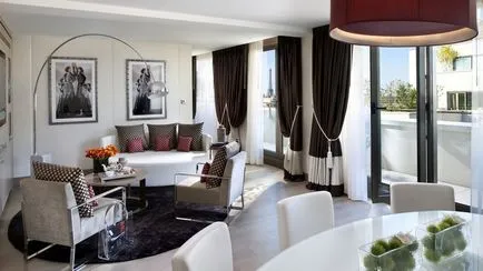 Lampa de podea într-un interior modern