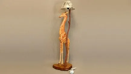 Lampa de podea într-un interior modern
