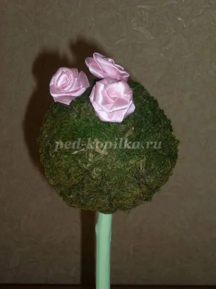 Topiary cu flori de panglici de satin